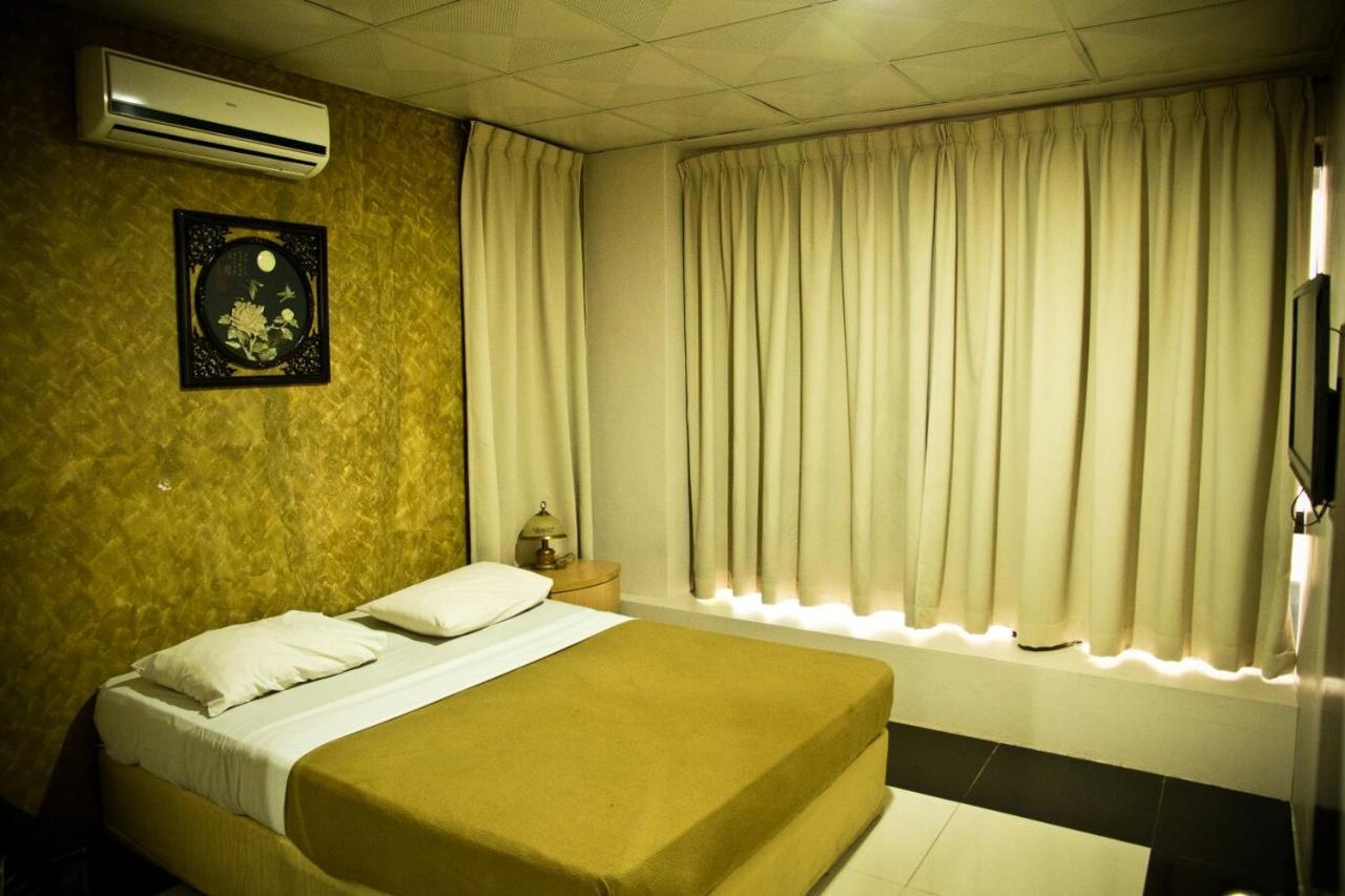 Golden Leaf Hotel Danga Bay Джохор-Бару Экстерьер фото