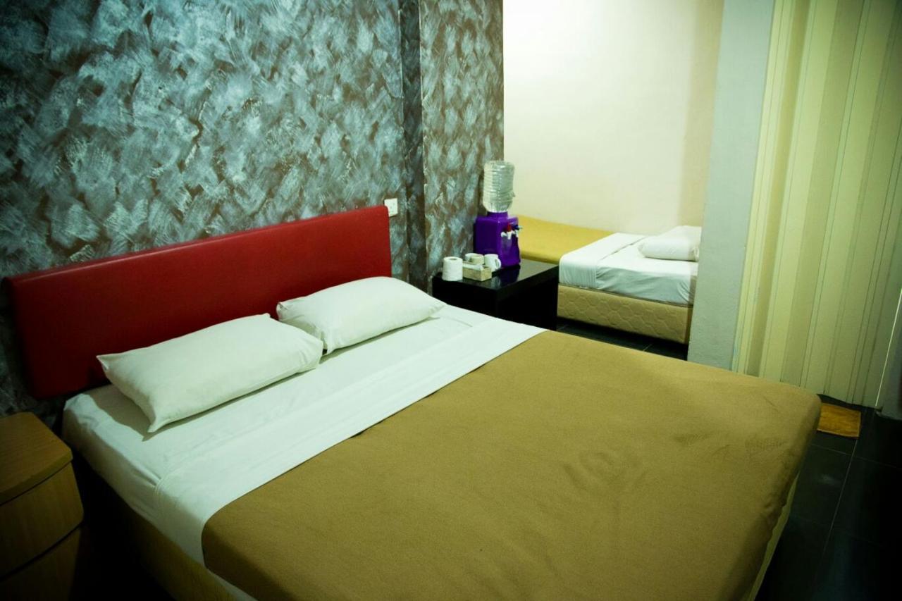 Golden Leaf Hotel Danga Bay Джохор-Бару Экстерьер фото